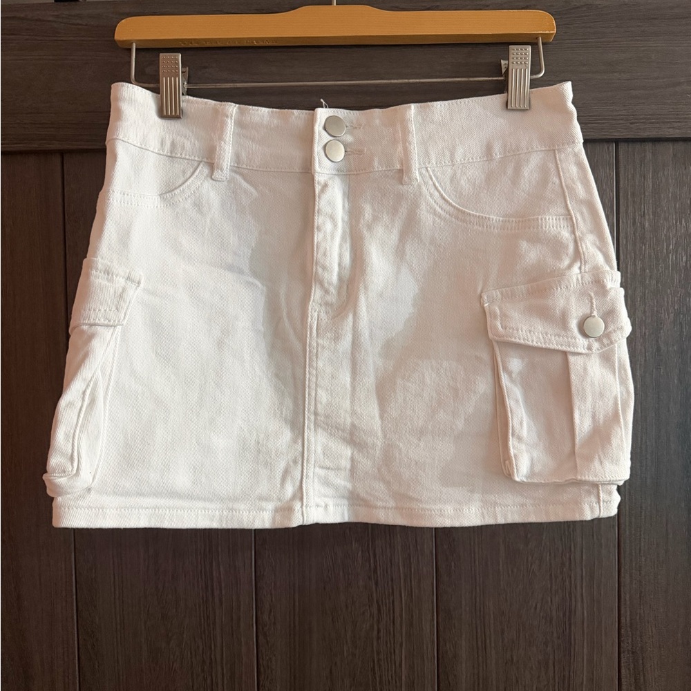 Amazon White Mini Skirt with Pockets